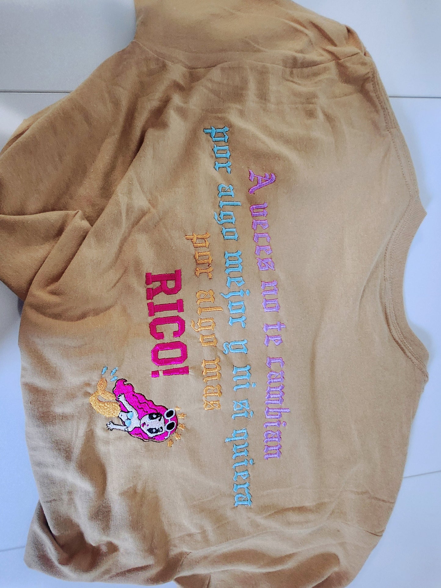 Camiseta Bordada Karol G
