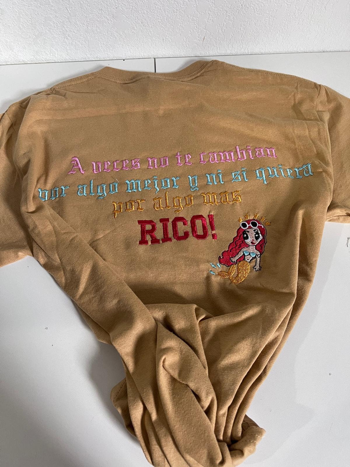 Camiseta Bordada Karol G